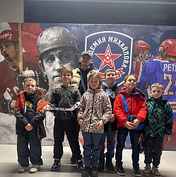 25 октября перед матчем «Академии Михайлова» против «Ирбиса» в Ледовом дворце стартовал ежегодный проект «Юный болельщик»